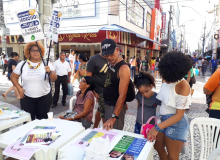 Em defesa da democracia, jornalistas de Aracaju dialogam com população