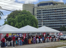 Professoras aposentadas cobram devolução dos 14%, valorização e retomada da carreira