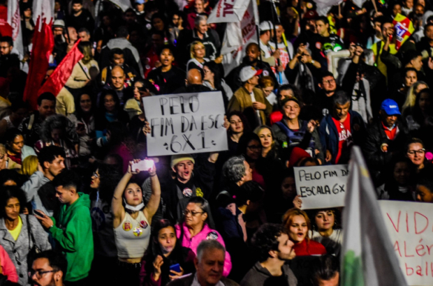 Conheça 10 motivos para você pressionar o Senado pela aprovação do fim da escala 6x1