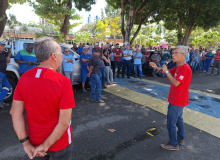 Dirigentes do SINDISAN dialogam com trabalhadores da DESO sobre o momento da empresa