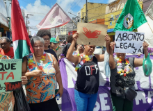 Arte e luta feministas ocupam ruas de Aracaju no 8 de março