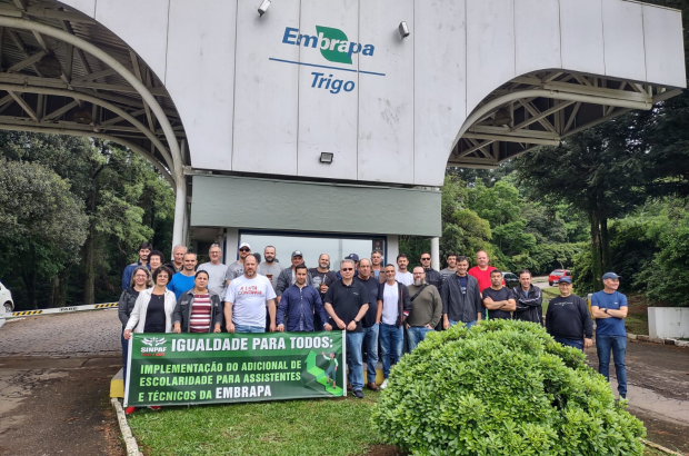 Servidores da Embrapa fazem mobilização nacional por reconhecimento de escolaridade