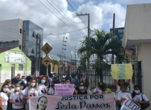 Protesto contra feminicídio em Estância cobra políticas de combate ao machismo