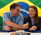 Bolsa Família será cortado em 2 anos, informa coordenadora de Flávio Bolsonaro