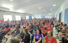 Professoras e professores decidem por ‘Greve de 48 horas’ nos dias 26 e 27 de agosto