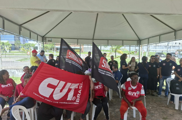 Braços Cruzados: Ato no CREA-SE cobra valorização e respeito aos trabalhadores