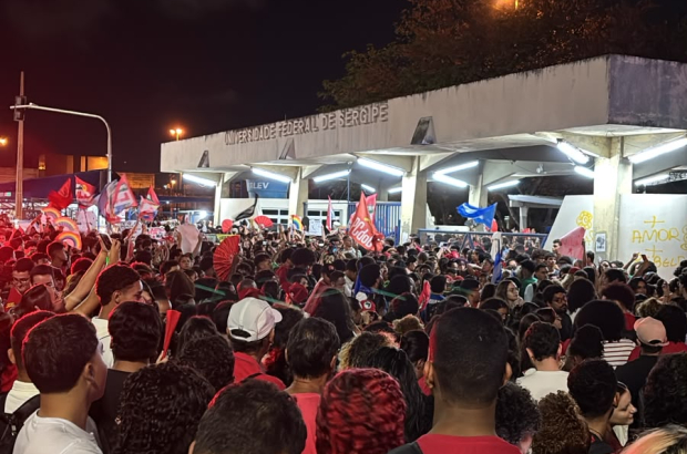 Protesto de estudantes da UFS é atacado por agente de segurança pública