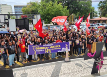 Professoras e professores pintam Centro de Aracaju de luta no 2º dia de paralisação