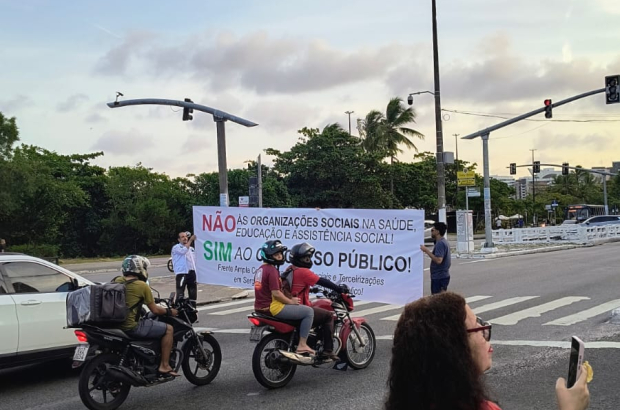 Ato divulga luta da Frente Ampla Contra Organizações Sociais e Terceirizações em SE